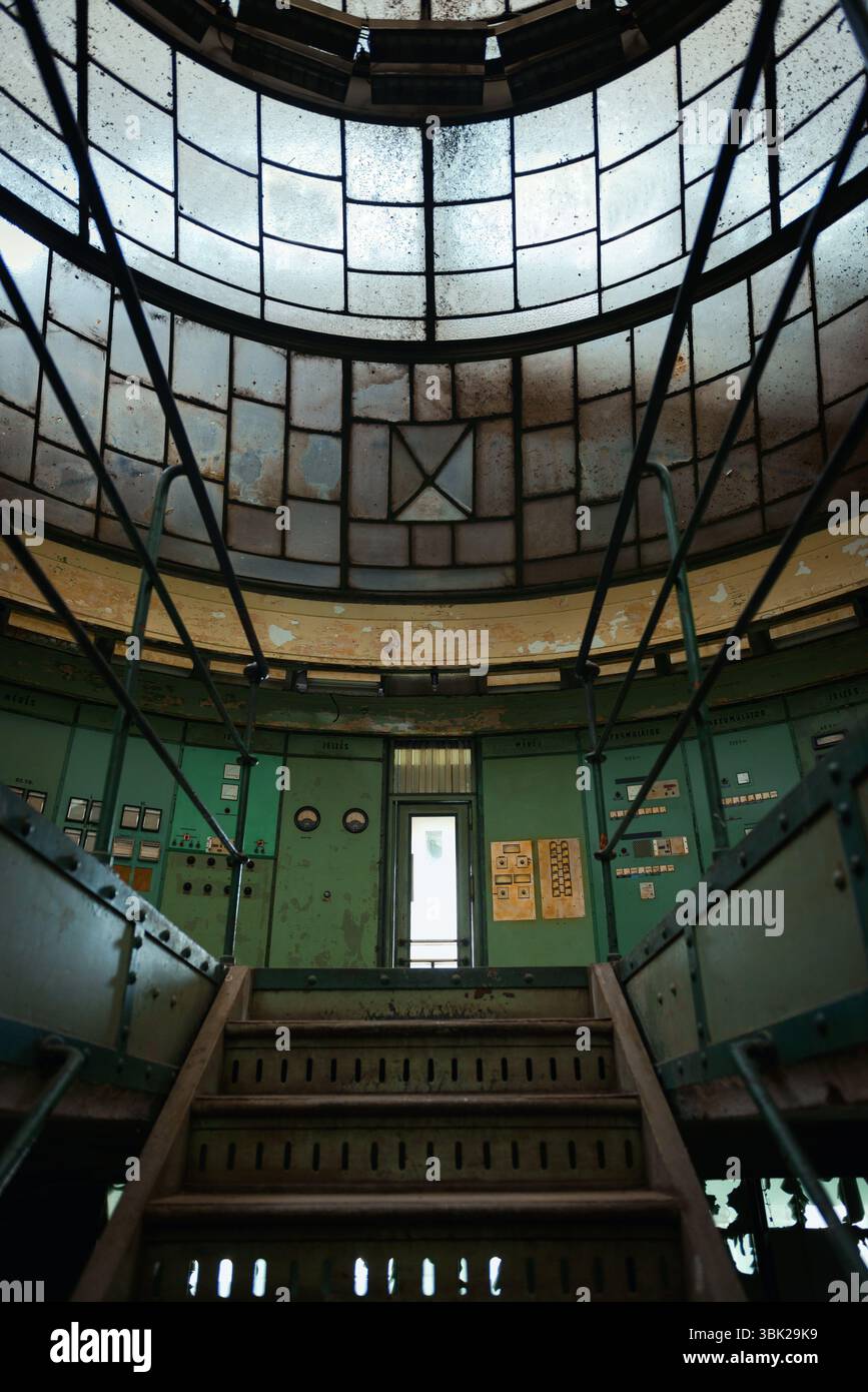 Strom Verteilung Hall in der Metallindustrie Stockfoto