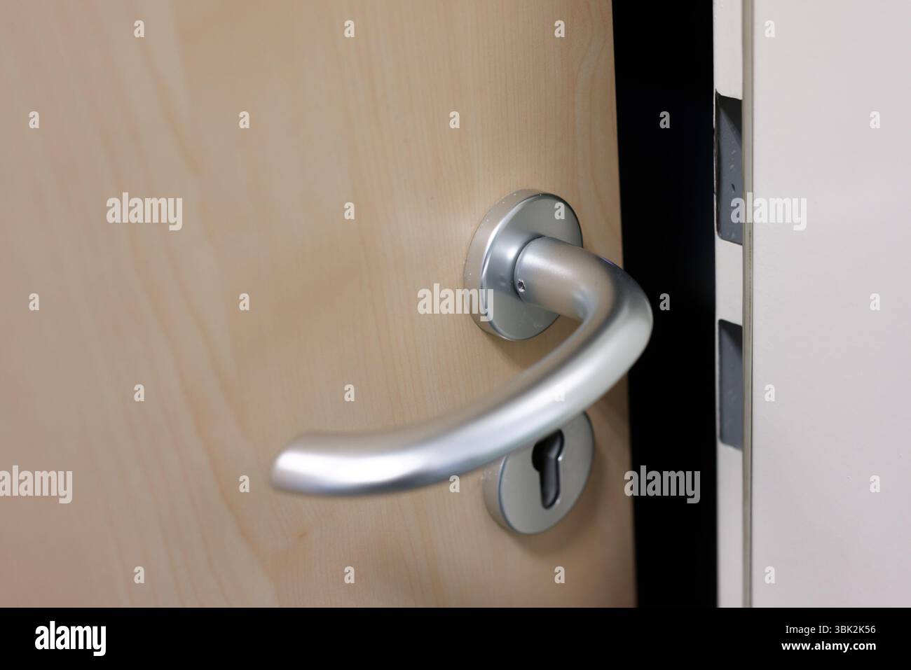 Moderner Türknauf einer Tür Stockfoto