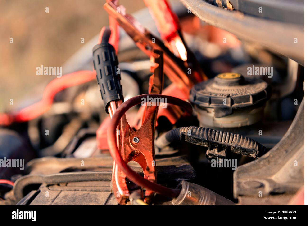 Akkuakkumulator Kfz-Batterieladegerät Klemmen Nahaufnahme Stockfoto