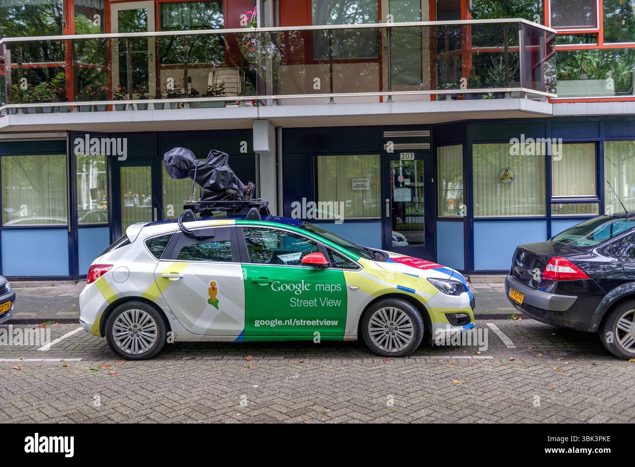 ROTTERDAM, NIEDERLANDE - 17. SEPTEMBER: Google Street View Kamerawagen in Rotterdam, 17. September 2015. Stockfoto