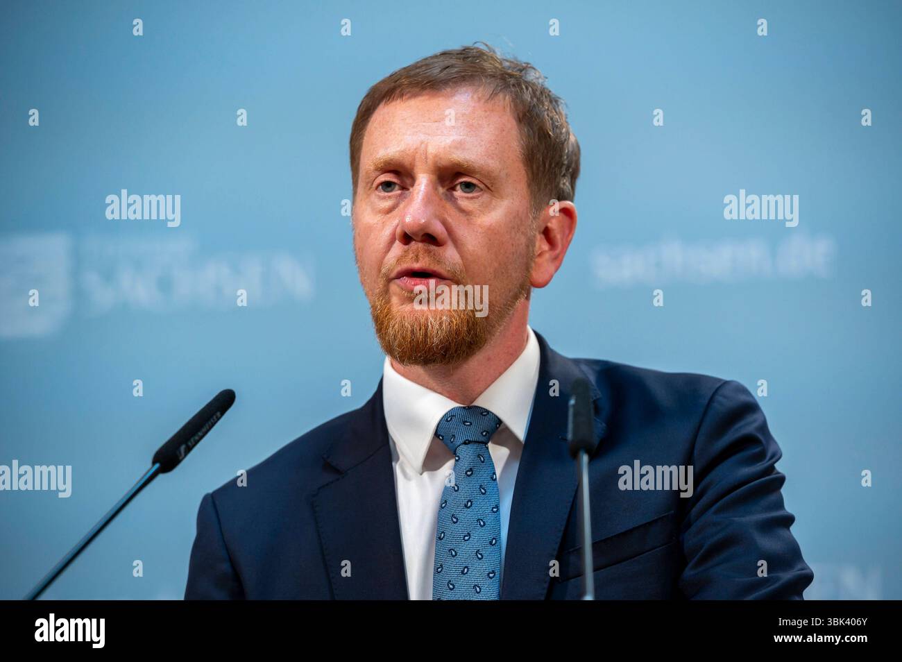 Ministerpräsidentenkonferenz - EUR, Deutschland, Berlin, 18.06.2025: PK von Michael Kretschmer CDU Ministerpräsident von Sachsen vor dem Kanzlerbesuch. Die Regierungschefinnen und Regierungschefs der Länder treffen sich zur Ministerpräsidentenkonferenz. Im Mittelpunkt steht der Austausch und die Zusammenarbeit mit der neuen Bundesregierung. Themen sind die neuen Finanzierungsinstrumente für Bund und Länder, der notwendige wirtschaftliche Aufschwung sowie eine nationale Importstrategie für Wasserstoff, den Erhalt des Chemie-Standortes Deutschland und die Weiterentwicklung des Europäischen Chip Stockfoto