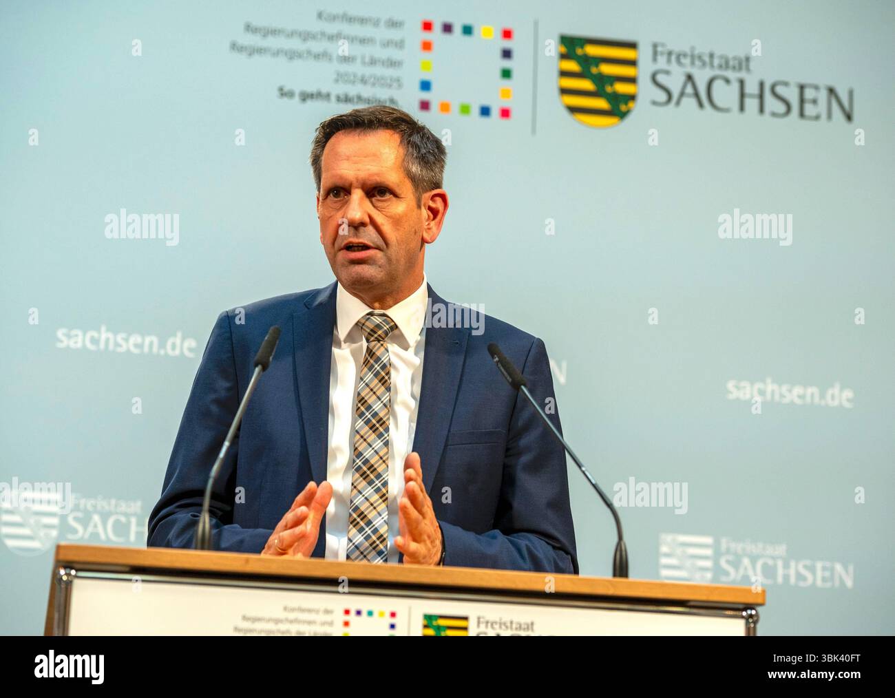 Ministerpräsidentenkonferenz - EUR, Deutschland, Berlin, 18.06.2025: PK von Olaf Lies SPD Ministerpräsident von Niedersachsen vor dem Kanzlerbesuch. Die Regierungschefinnen und Regierungschefs der Länder treffen sich zur Ministerpräsidentenkonferenz. Im Mittelpunkt steht der Austausch und die Zusammenarbeit mit der neuen Bundesregierung. Themen sind die neuen Finanzierungsinstrumente für Bund und Länder, der notwendige wirtschaftliche Aufschwung sowie eine nationale Importstrategie für Wasserstoff, den Erhalt des Chemie-Standortes Deutschland und die Weiterentwicklung des Europäischen Chip GE Stockfoto