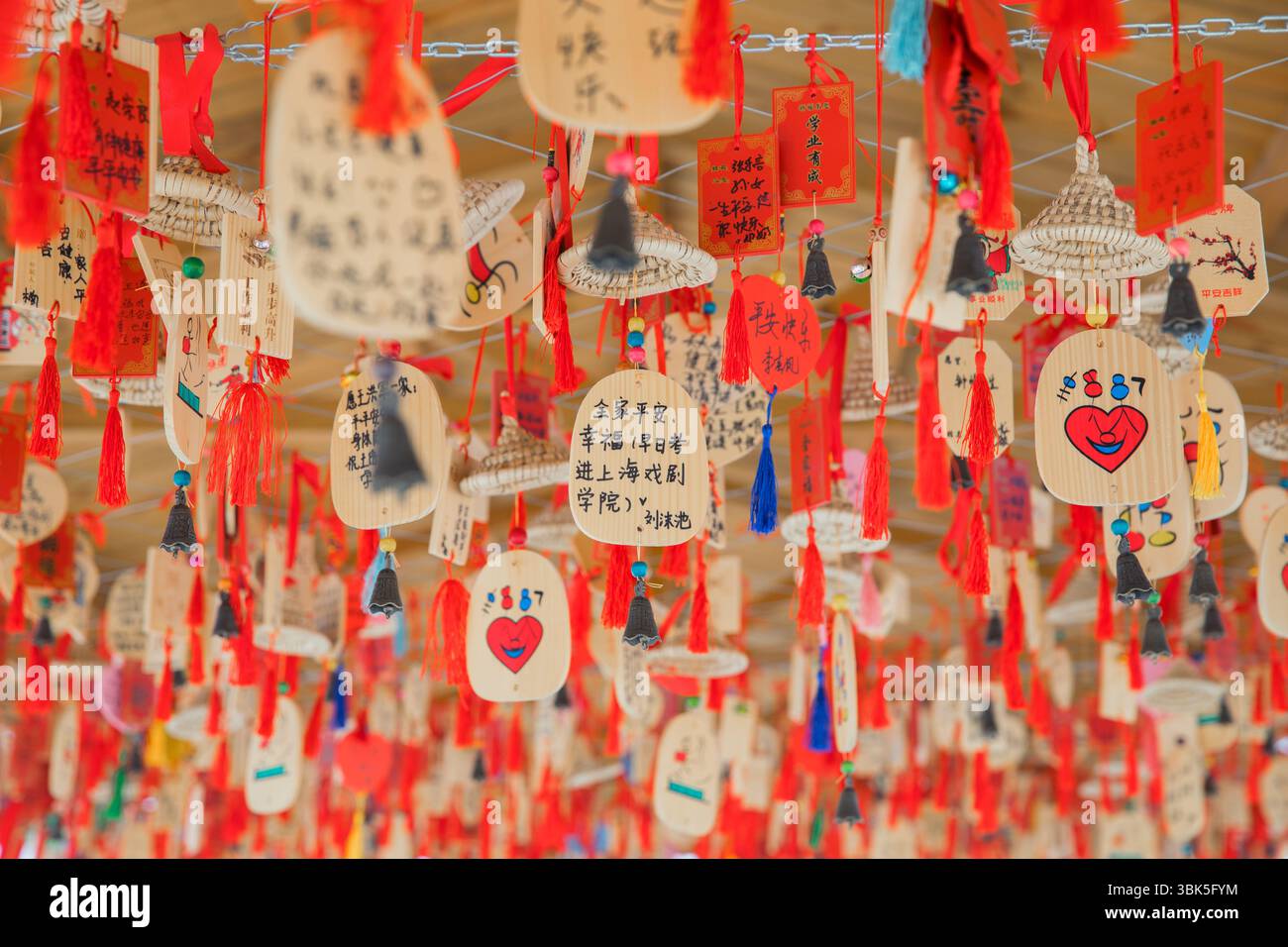 Mehrere Glücksbringer vom Winde verweht Stockfoto