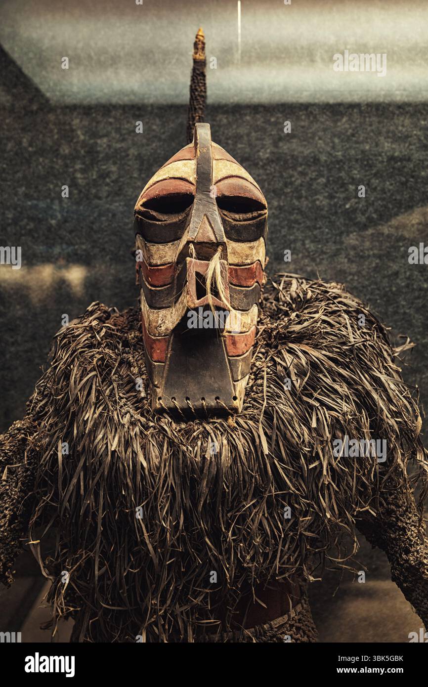 Echte afrikanische Maske der Stämme Nahaufnahme Foto Stockfoto