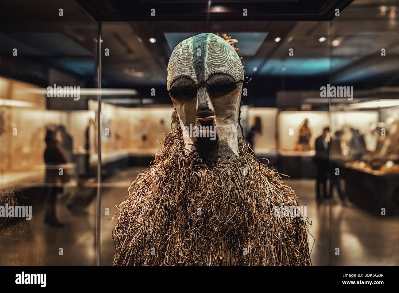 Echte afrikanische Maske der Stämme Nahaufnahme Foto Stockfoto