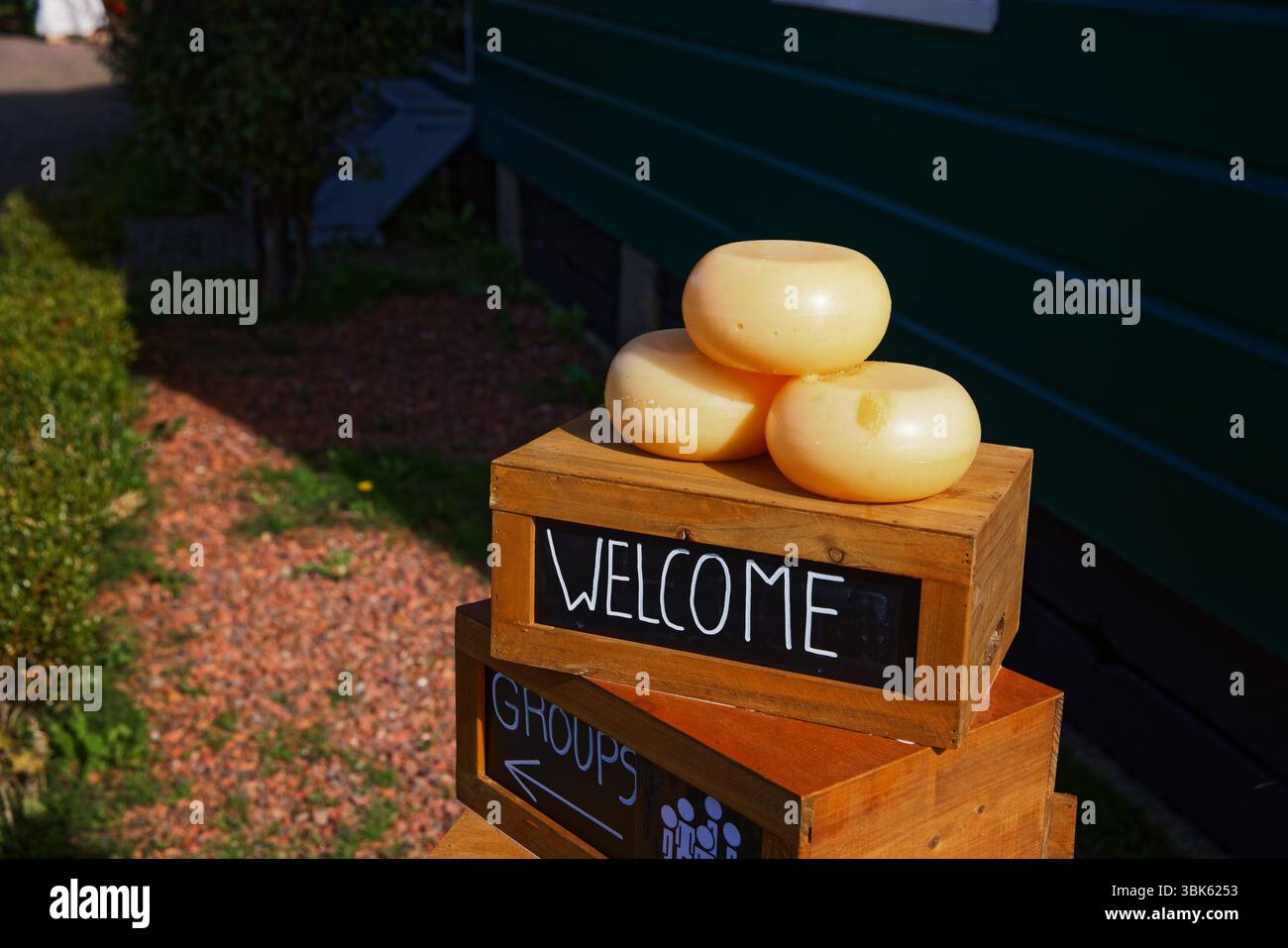 Wlcome Schild am Käsemarkt closeup Foto Stockfoto