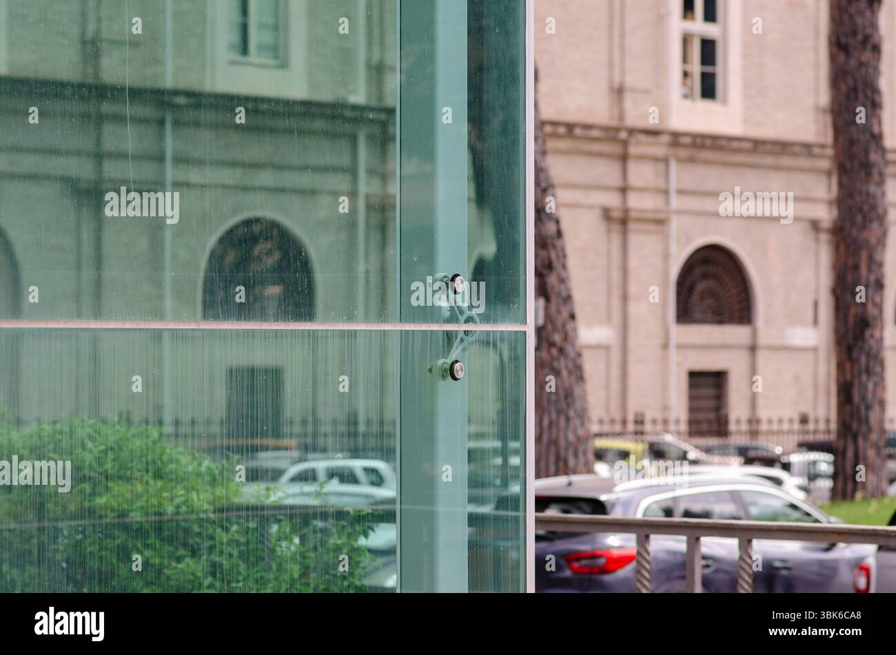 Architekturstruktur aus modularem Glas mit modernem und funktionalem Design. Projekte der modernen modularen Struktur mit Konstruktionsdetails Stockfoto
