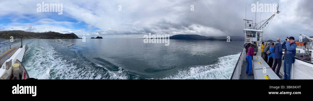 Blick von der Fähre von Sand Spit zur Skidgate Verbindung Gwaii Haanas nach Haida Gwaiii Island - British Columbia, Kanada Stockfoto