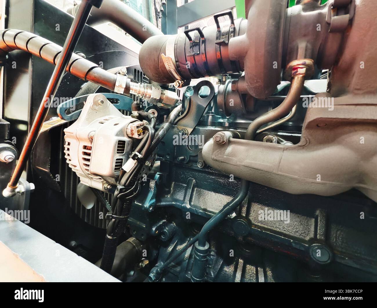 Motorkomponenten und Montage in einem modernen Industriemaschinen-Aufbau Stockfoto
