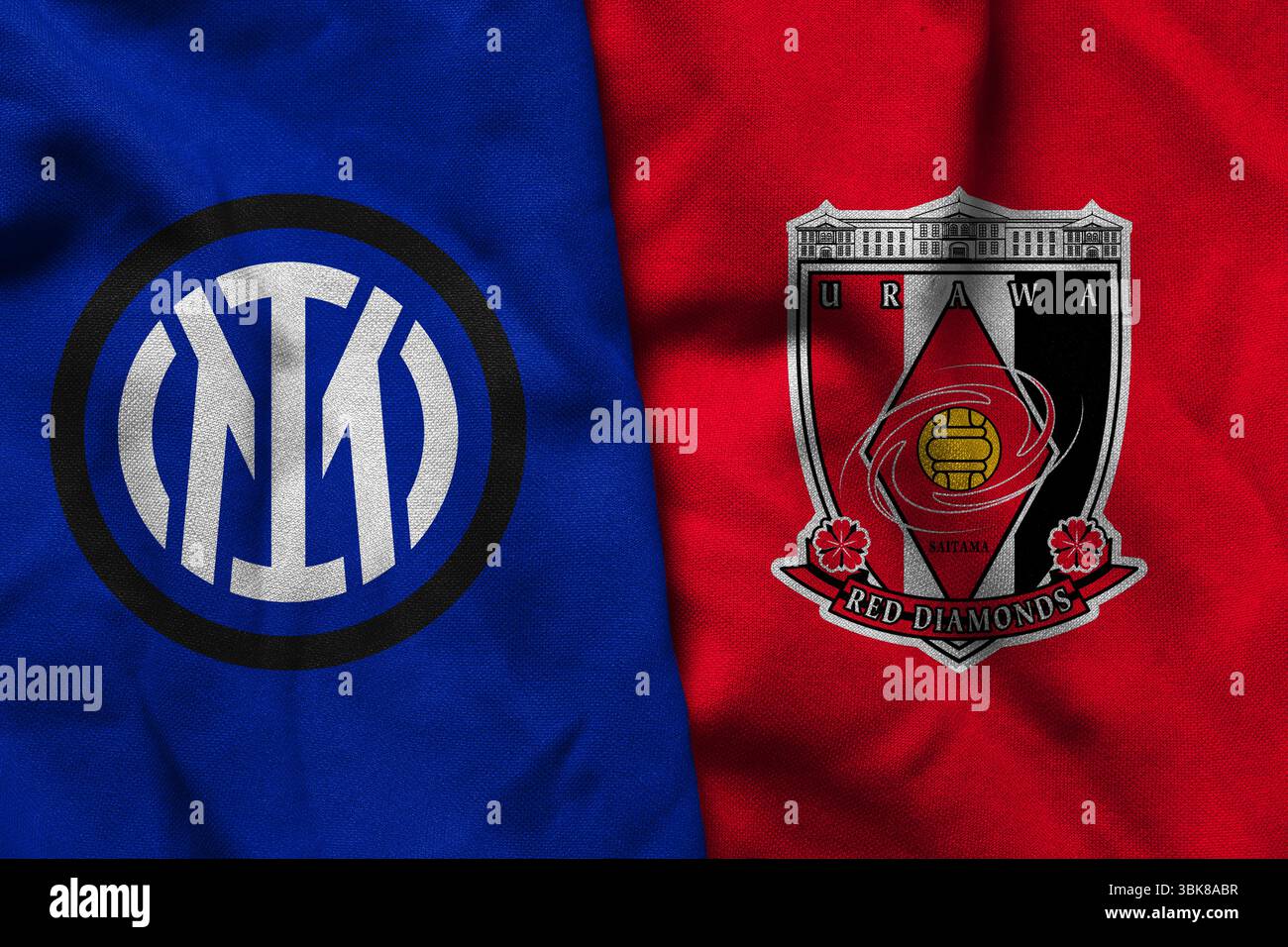 Pringsewu, Lampung; 19. Juni 2025; die Textur des Inter Mailand Fußballclub-Logos mit einer Kombination des Urawa Reds Fußballclub-Logos Stockfoto