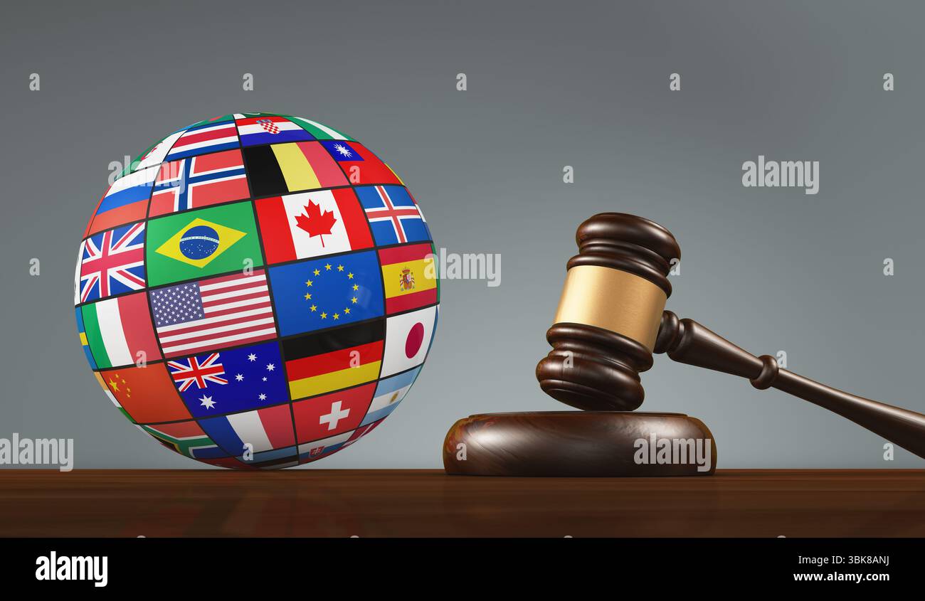 Internationales Rechtssystem, Justiz, Menschenrechte und globales Wirtschaftsrecht Konzept mit einem Richter Hamel und internationalen Weltflaggen auf einem Globus. Stockfoto