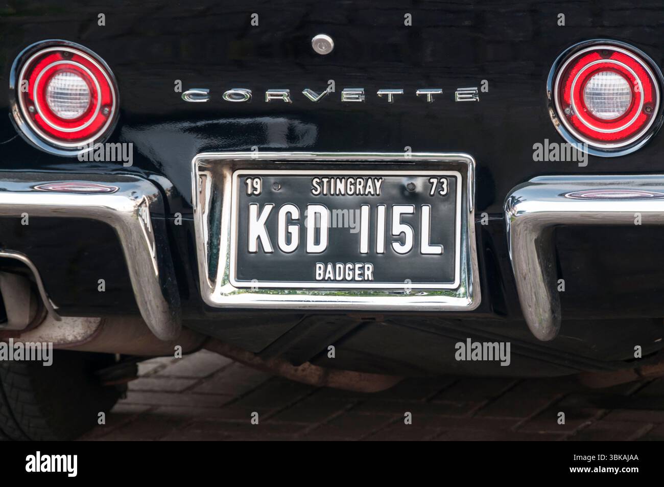 Britische Nummernschilder an einem amerikanischen Corvette Stingray 1973. Stockfoto