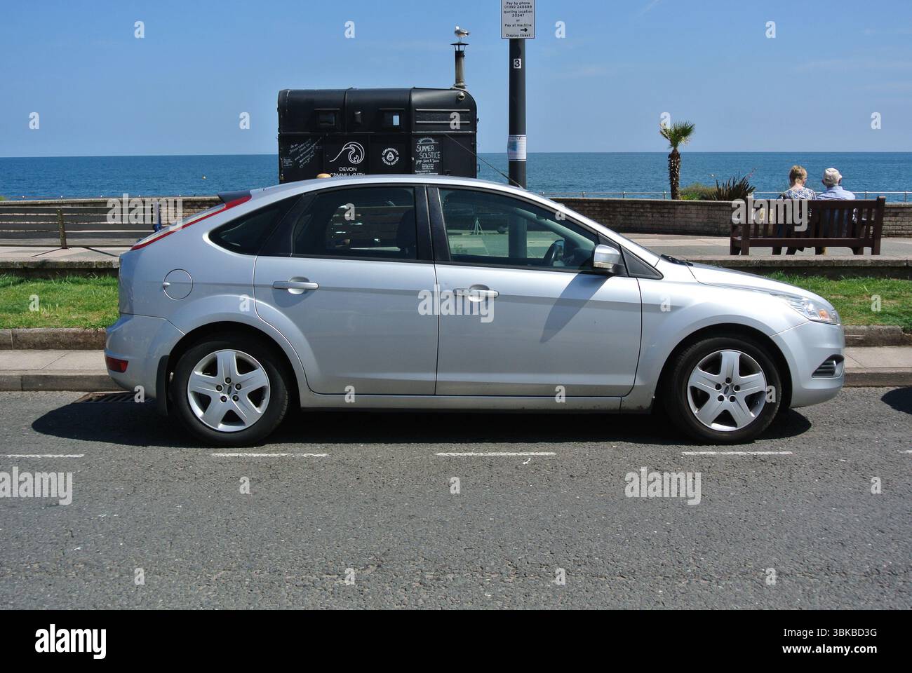Ein 2009er Ford Focus 1,8 parkt in Teignmouth, Devon, England, Großbritannien. Stockfoto