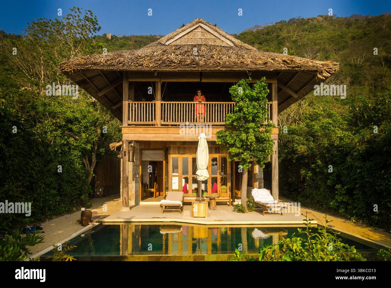 Kleine Villa mit Pool in heller Sonne, Six Senses Hotel Ninh van Bay Vietnam Stockfoto