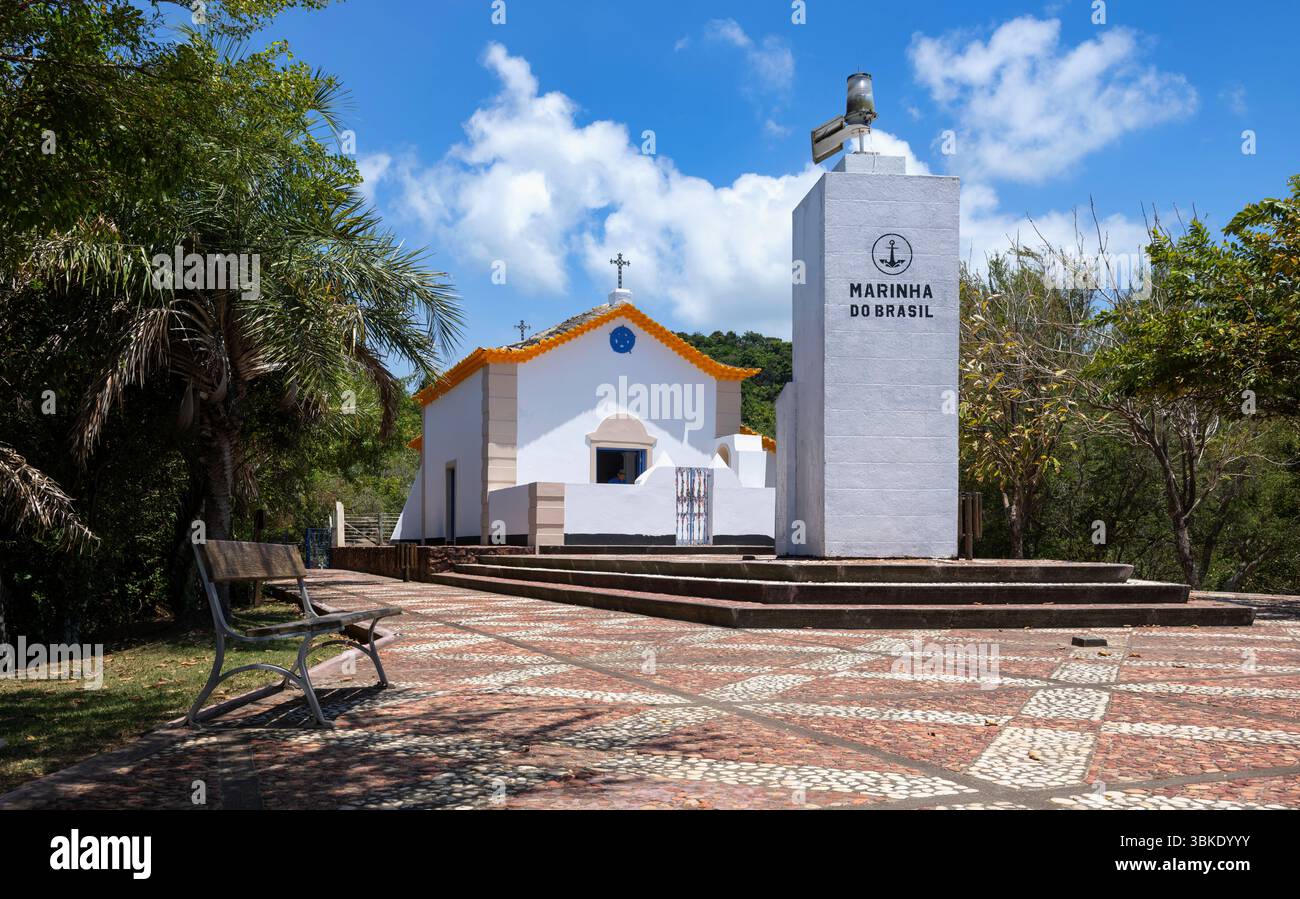 Kirche auf dem brasilianischen Sland Ilha dos Frades Stockfoto