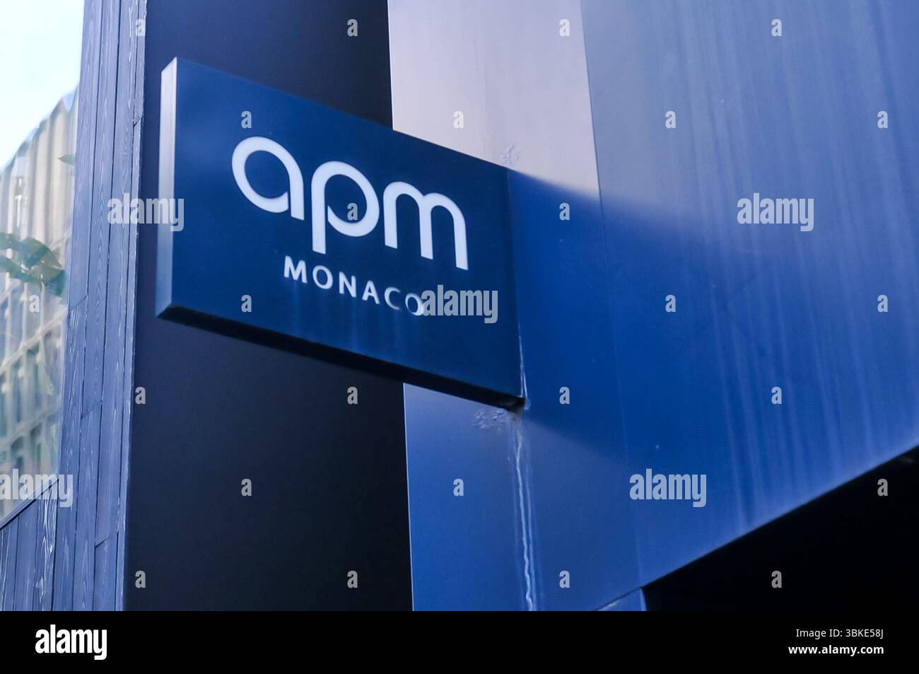 Toronto, ON, Kanada – 30. Oktober 2024: Blick auf das Schild APM Monaco. Stockfoto