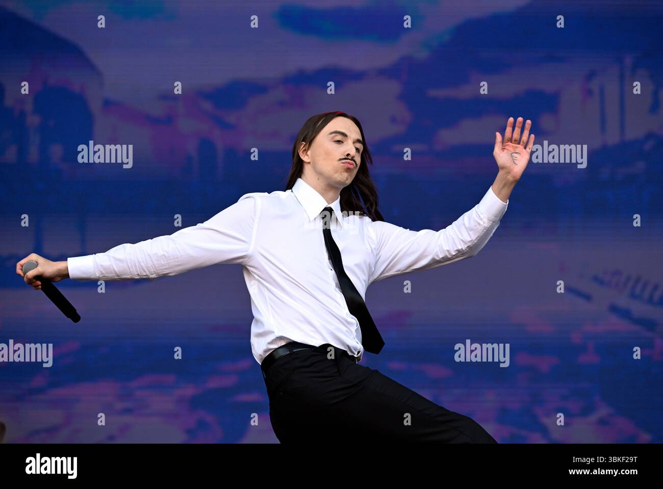 Prag, Tschechische Republik. Juni 2025. Der Estnische Rapper Tommy Cash tritt während des Musikfestivals Metronome Prague 2025 in Prag, Tschechische Republik, am 20. Juni 2025 auf. Quelle: Katerina Sulova/CTK Photo/Alamy Live News Stockfoto