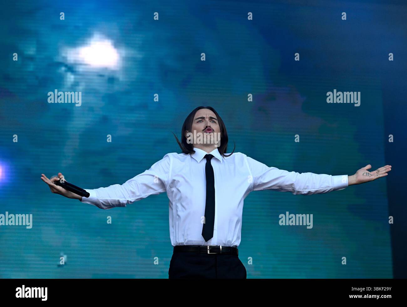 Prag, Tschechische Republik. Juni 2025. Der Estnische Rapper Tommy Cash tritt während des Musikfestivals Metronome Prague 2025 in Prag, Tschechische Republik, am 20. Juni 2025 auf. Quelle: Katerina Sulova/CTK Photo/Alamy Live News Stockfoto