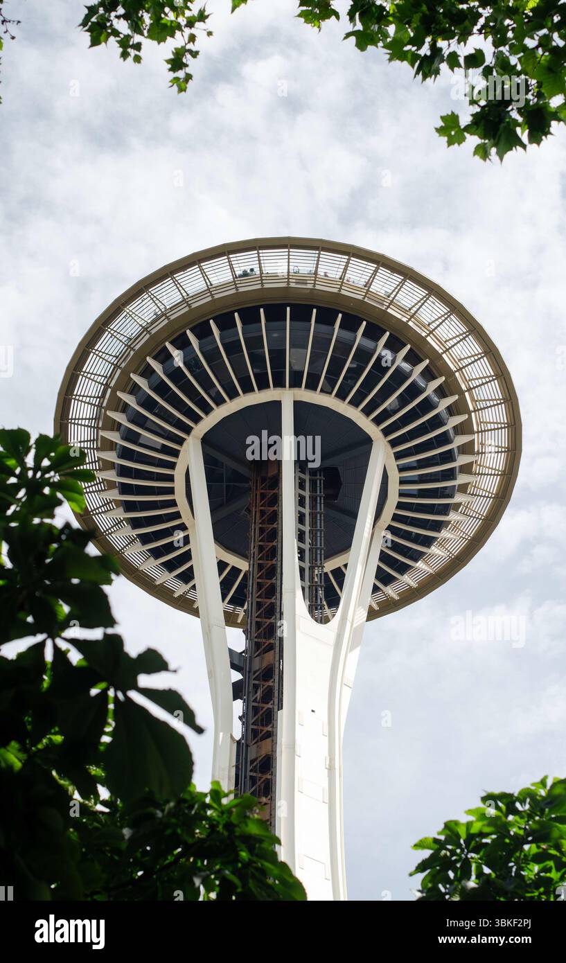 Verschiedene Perspektiven der Seattle Space Needle Stockfoto