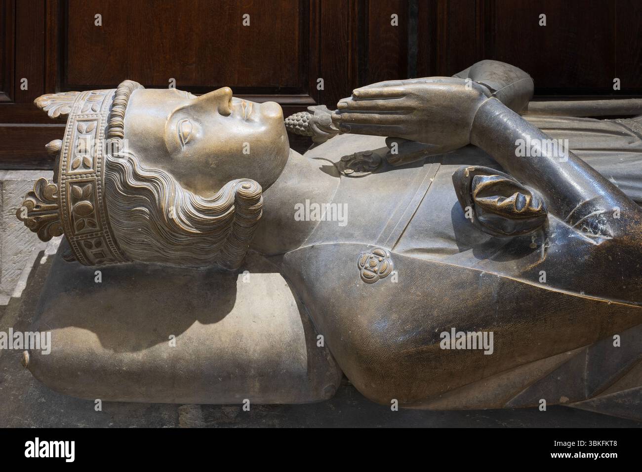 Nahaufnahme des Steinsarkophags des Wikinger Rollo (ca. 835/870-933), Graf von Rouen und erster Herrscher der Normandie in der Kathedrale von Rouen, Frankreich Stockfoto