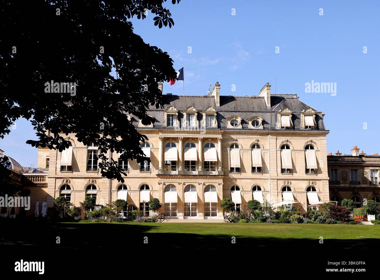 Illustration - Gartenseite des Palais de l'Elysee während des Empfangs der France Music Week im Schloss Elysee im Rahmen der Fete de la Musique in Paris am 20. Juni 2025. Foto: Dominique Jacovides/Pool/ABACAPRESS.COM Stockfoto