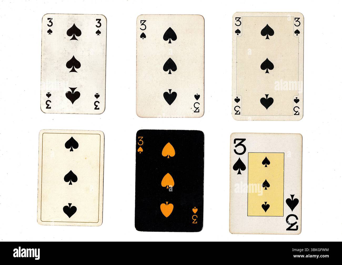 Eine Vintage-Spielkarte in verschiedenen Designs, isoliert auf weißem Hintergrund. Stockfoto
