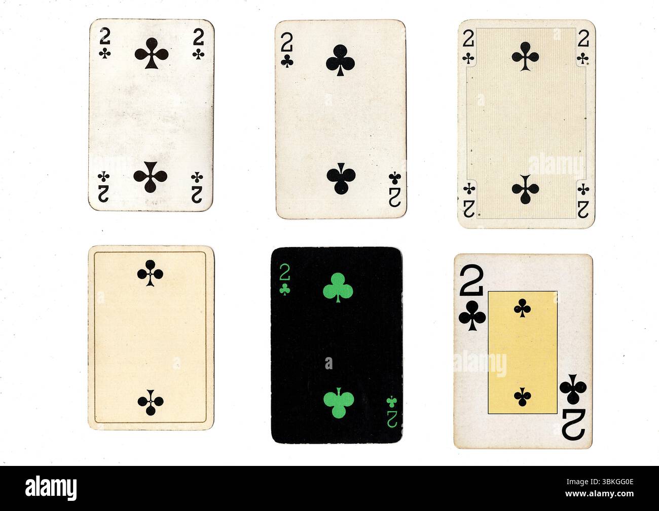 Eine Vintage-Spielkarte in verschiedenen Designs, isoliert auf weißem Hintergrund. Stockfoto