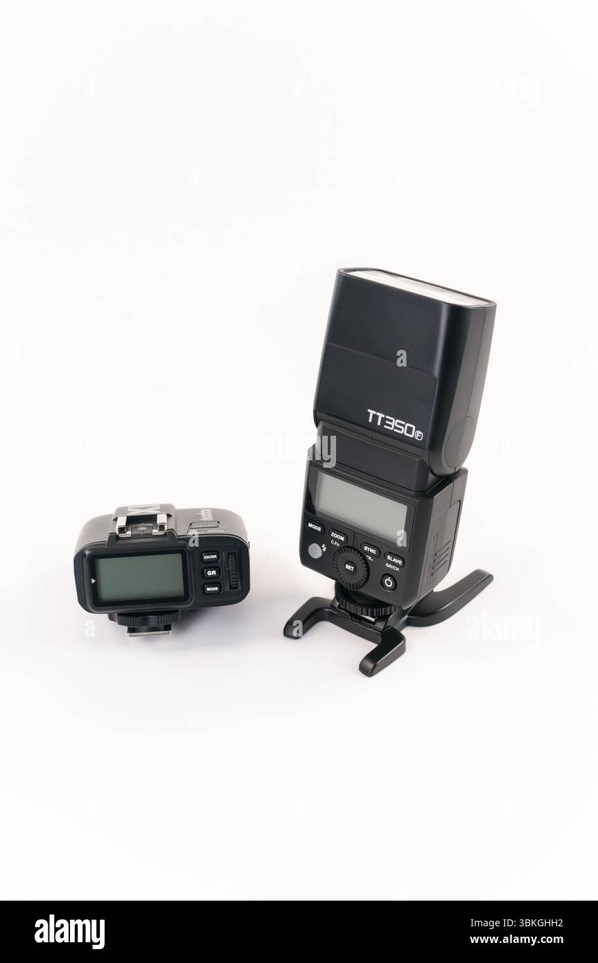 Kamera-Taschenlampe, Fotoausrüstung, weißer Hintergrund Stockfoto