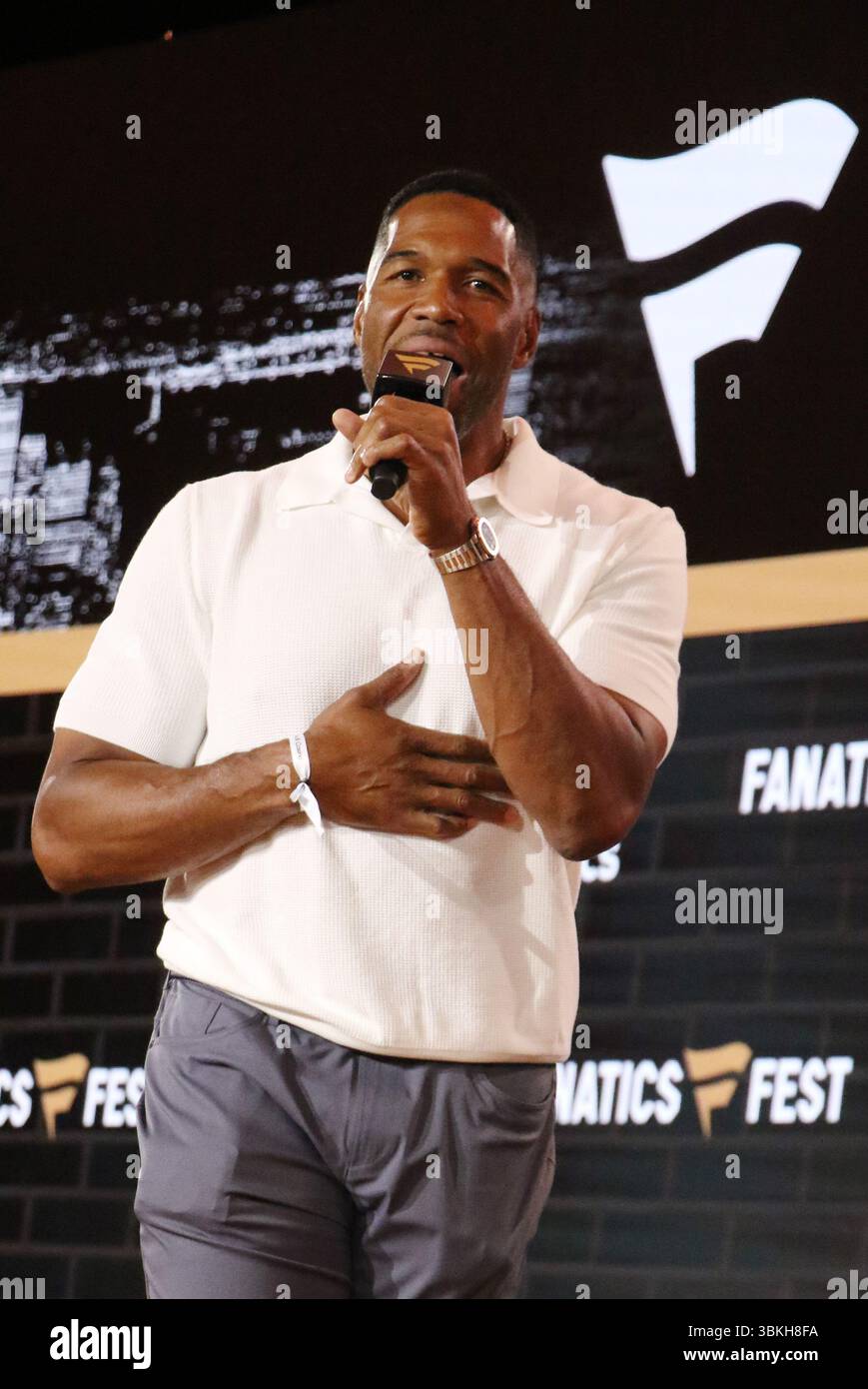 New York, NY, USA. Juni 2025. Michael Strahan während des Sports Film Hall of Fame Panels beim Fanatics fest NYC 2025 im Javits Center am 20. Juni 2025 in New York City. Quelle: Rw Media Punch/Alamy Live News Stockfoto