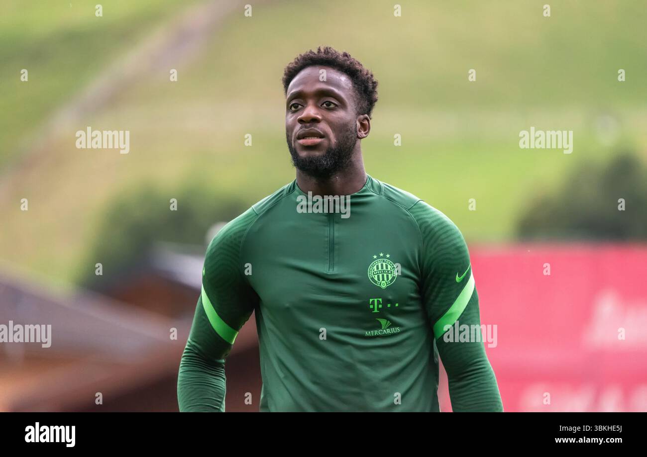 Bramberg am Wildkogel, Österreich – 3. Juli 2023. Ferencvaros Centre-back Myenty Abena vor internationalem freundlich Botosani vs Ferencvaros 0-3. Stockfoto