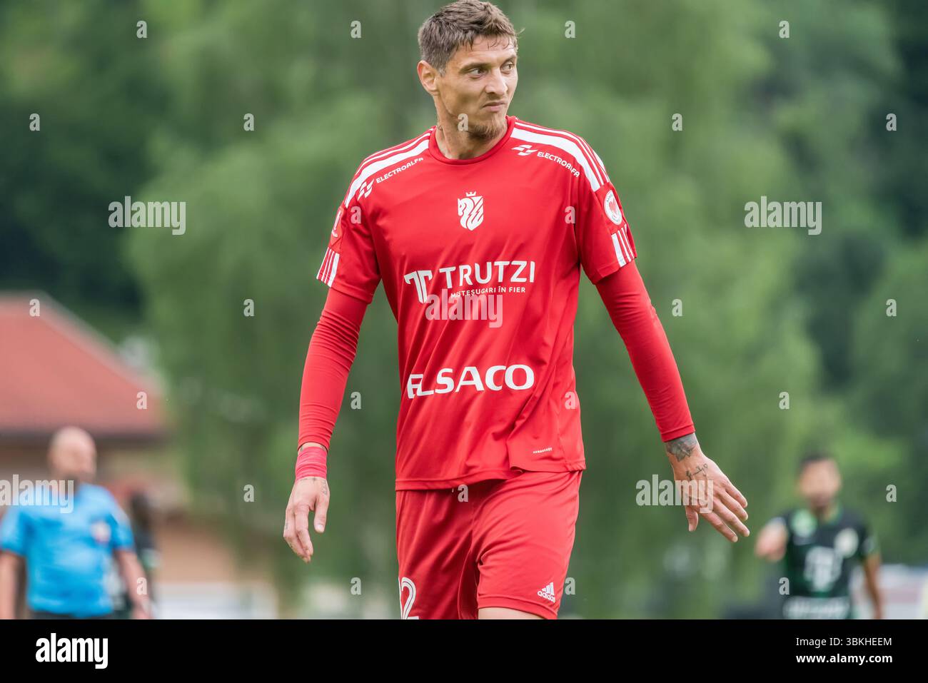 Bramberg am Wildkogel, Österreich – 3. Juli 2023. Botosani Centre-back Alin Seroni während der internationalen Freundschaft Botosani vs Ferencvaros 0-3. Stockfoto