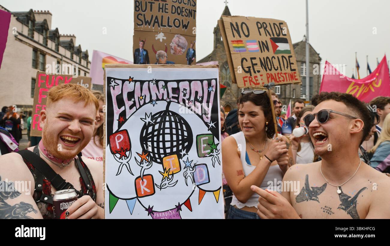 Edinburgh Schottland, Vereinigtes Königreich 21. Juni 2025. Die Teilnehmer des Edinburgh Pride March treffen sich im schottischen Parlament, bevor sie durch die Stadt gehen, um LGBTQ plus Rechte zu unterstützen, bevor sie die Route an den Meadows beenden. Credit sst/alamy Live News Stockfoto