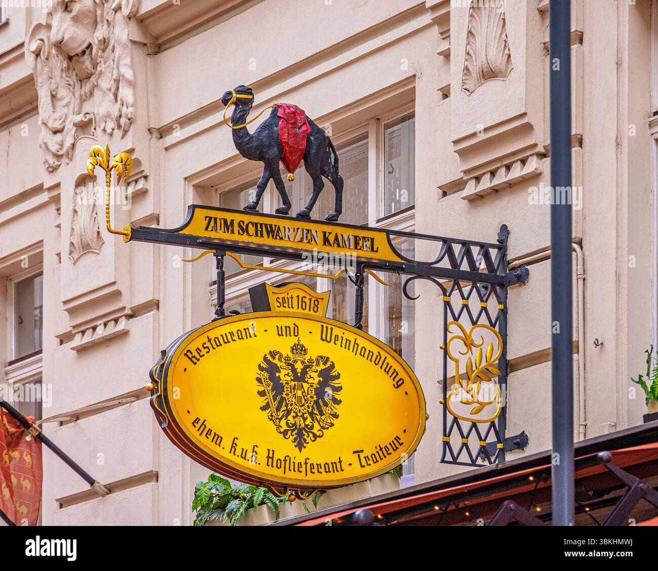 Schild über zum Schwarzen Kameel, The Black Camel Restaurant, Wien, Österreich Stockfoto Schild über zum Schwarzen Kameel, The Black Camel Restaurant, Wien, Österreich Stockfoto