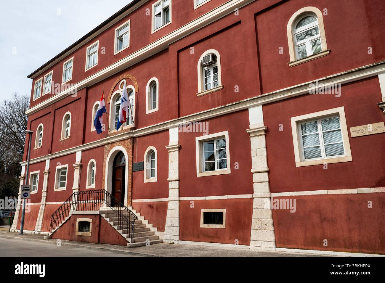 Neoklassizistischer Maritime Palast in Zadar, Kroatien. Stockfoto