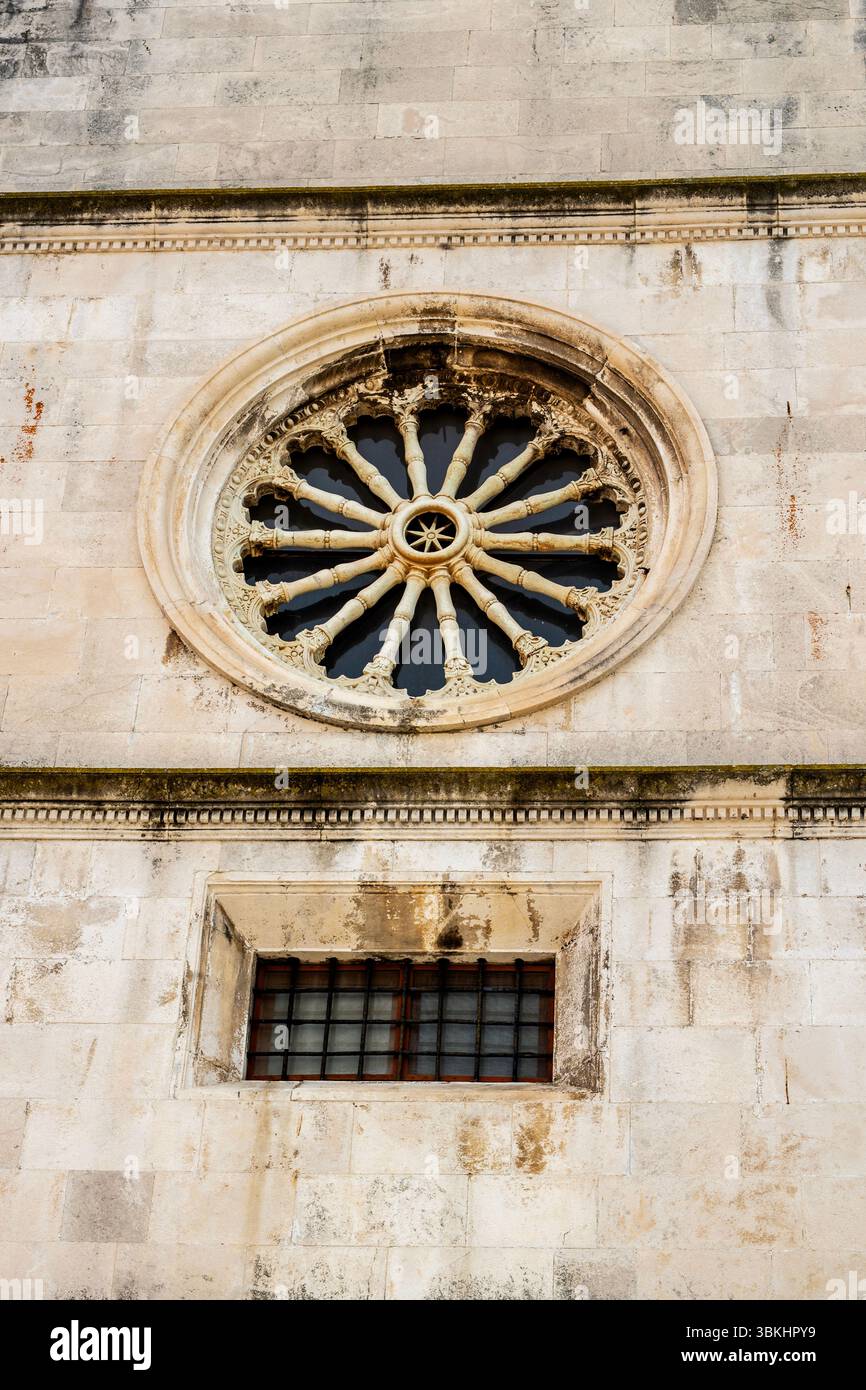 Renaissance oculus St. Marienkirche in Zadar, Kroatien. Stockfoto