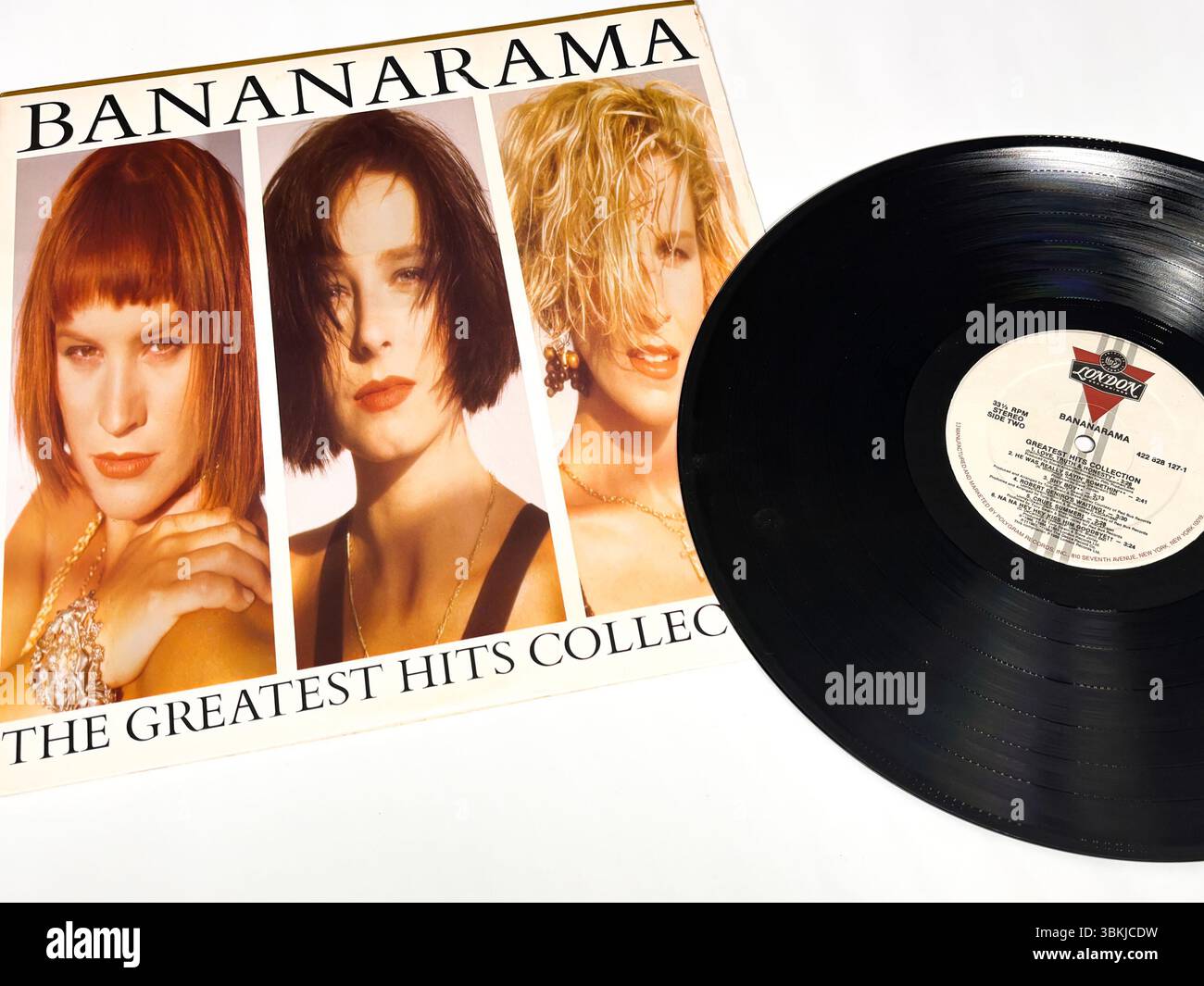 Vintage-Schallplatte der Greatest Hits Collection von Bananarama. Eine Pop-Compilation von London Records aus dem Jahr 1988 mit den größten Songs des Trios. Stockfoto Vintage-Schallplatte der Greatest Hits Collection von Bananarama. Eine Pop-Compilation von London Records aus dem Jahr 1988 mit den größten Songs des Trios. Stockfoto