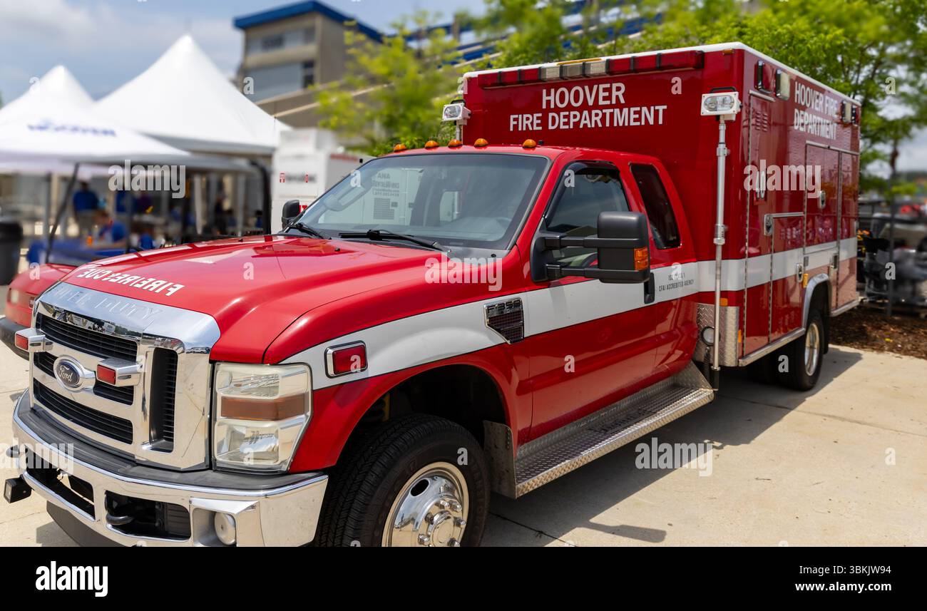 Hoover, AL - 25. Mai 2025: Hoover Fire Department Emergency Response Vehicle Stockfoto