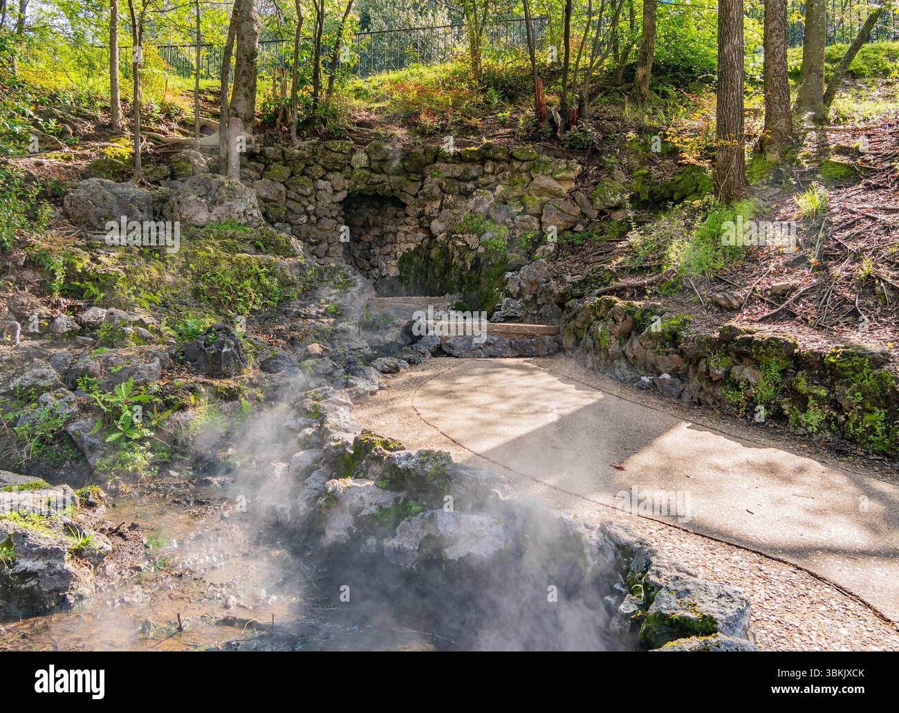 Sonniger Blick auf die Grand Promenade in Arkansas Stockfoto