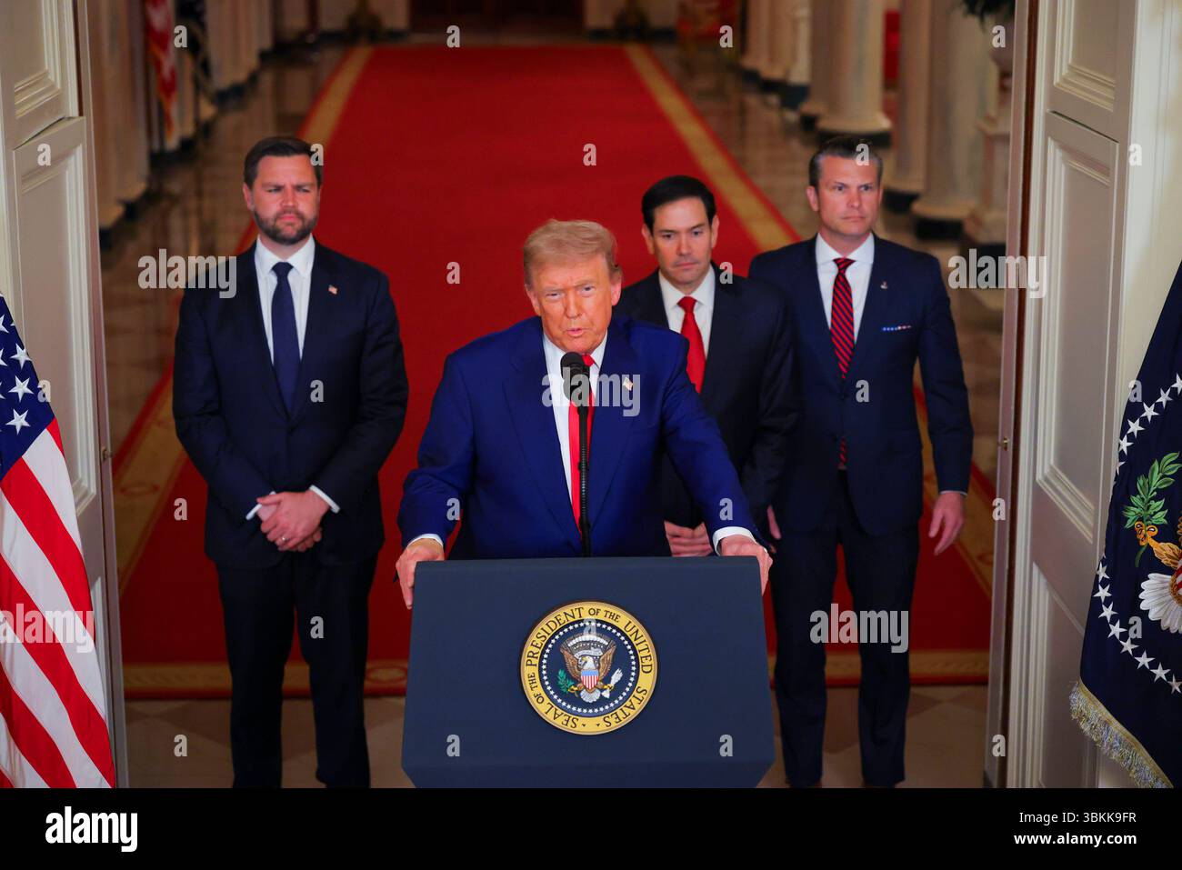 Washington, Usa. Juni 2025. US-Präsident Donald Trump hält am Samstag, den 21. Juni 2025, im Weißen Haus in Washington, DC, eine Ansprache an die Nation, nachdem die USA die Atomanlagen des Iran angegriffen hatten. Poolfoto von Carlos Barria/UPI Credit: UPI/Alamy Live News Stockfoto