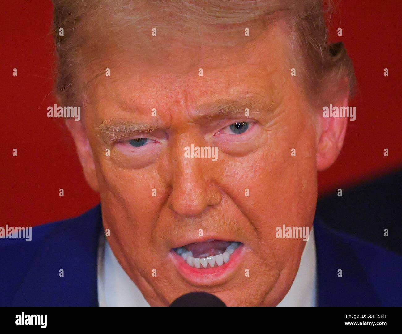 Washington, Usa. Juni 2025. US-Präsident Donald Trump hält am Samstag, den 21. Juni 2025, im Weißen Haus in Washington, DC, eine Ansprache an die Nation, nachdem die USA die Atomanlagen des Iran angegriffen hatten. Poolfoto von Carlos Barria/UPI Credit: UPI/Alamy Live News Stockfoto