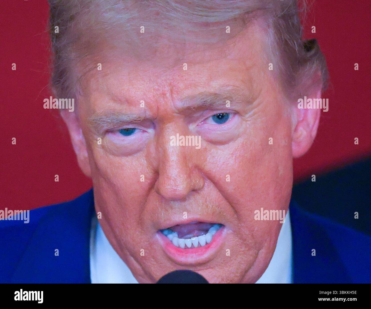 US-Präsident Donald Trump hält am 21. Juni 2025 im Weißen Haus in Washington, DC, USA, eine Ansprache an die Nation, nachdem die USA die Atomanlagen des Iran angegriffen hatten. Kredit: Carlos Barria/Pool über CNP Stockfoto