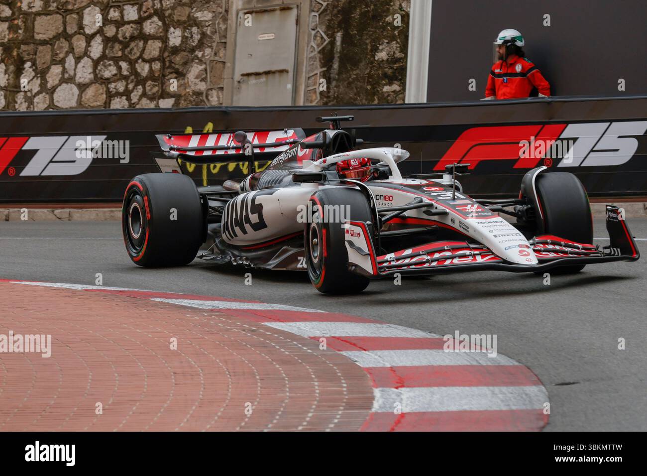 Monaco, 23. Mai 2025. Formel 1 Tag Heuer Grand Prix de Monaco 2025. Im Bild: #31 Esteban Ocon (FRA) vom MoneyGram Haas F1 Team in VF-25 © Piotr Zajac/Alamy Live News Stockfoto