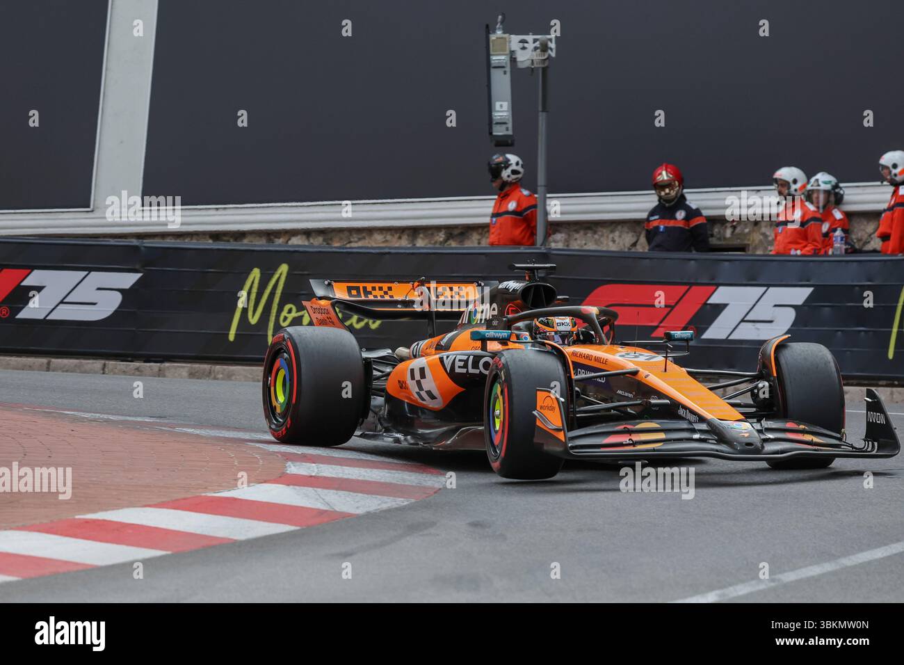 Monaco, 23. Mai 2025. Formel 1 Tag Heuer Grand Prix de Monaco 2025. Im Bild: #81 Oscar Piastri (aus) vom McLaren Formel-1-Team in McLaren MCL39 © Piotr Zajac/Alamy Live News Stockfoto