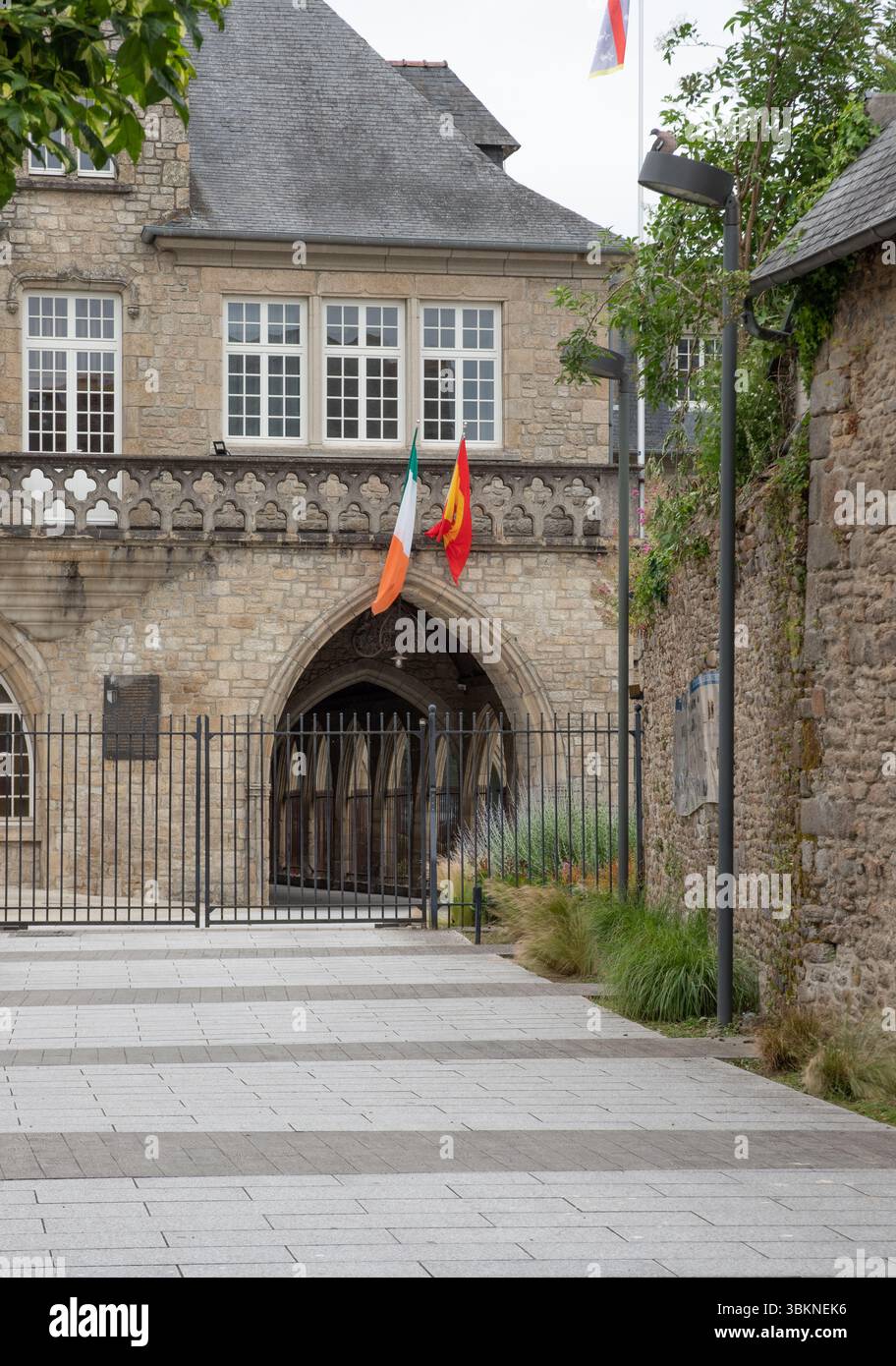 Eingang zum Kloster der Cordeliers von Dinan Stockfoto