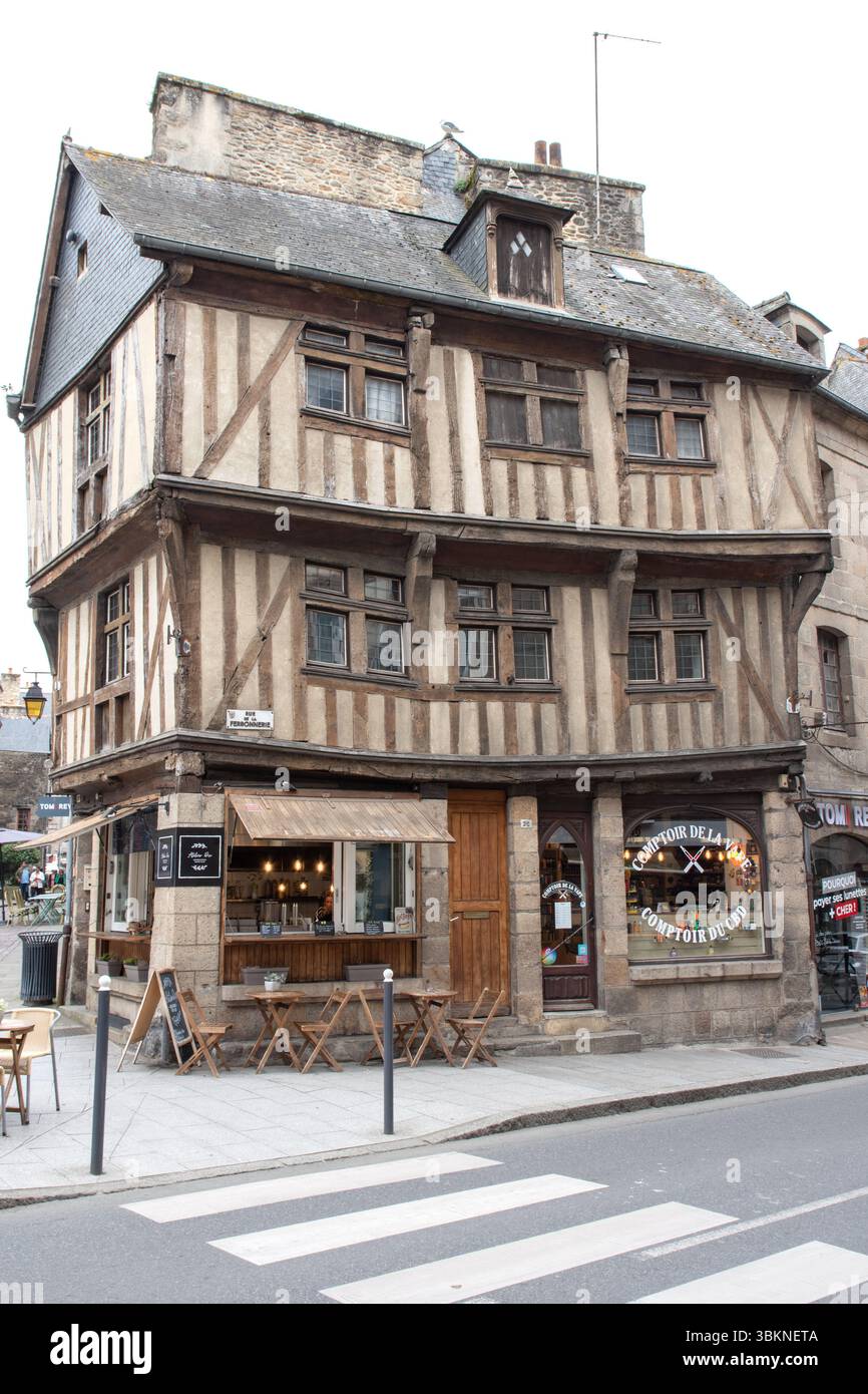 'Crooked House', Rue de la Ferronnerie, Dinan Stockfoto