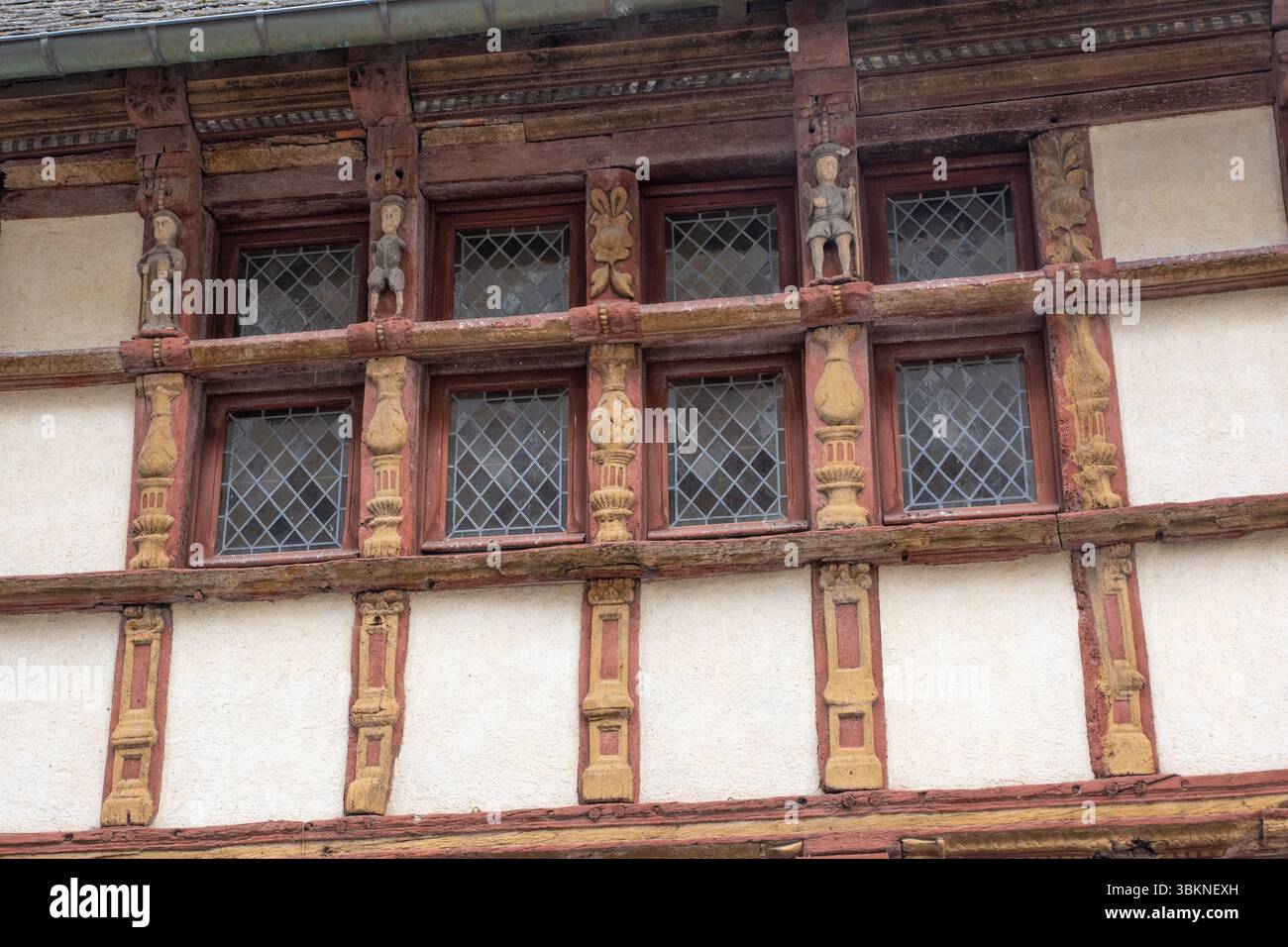 Holzschnitzereien auf dem Hôtel de Kératry, Dinan Stockfoto