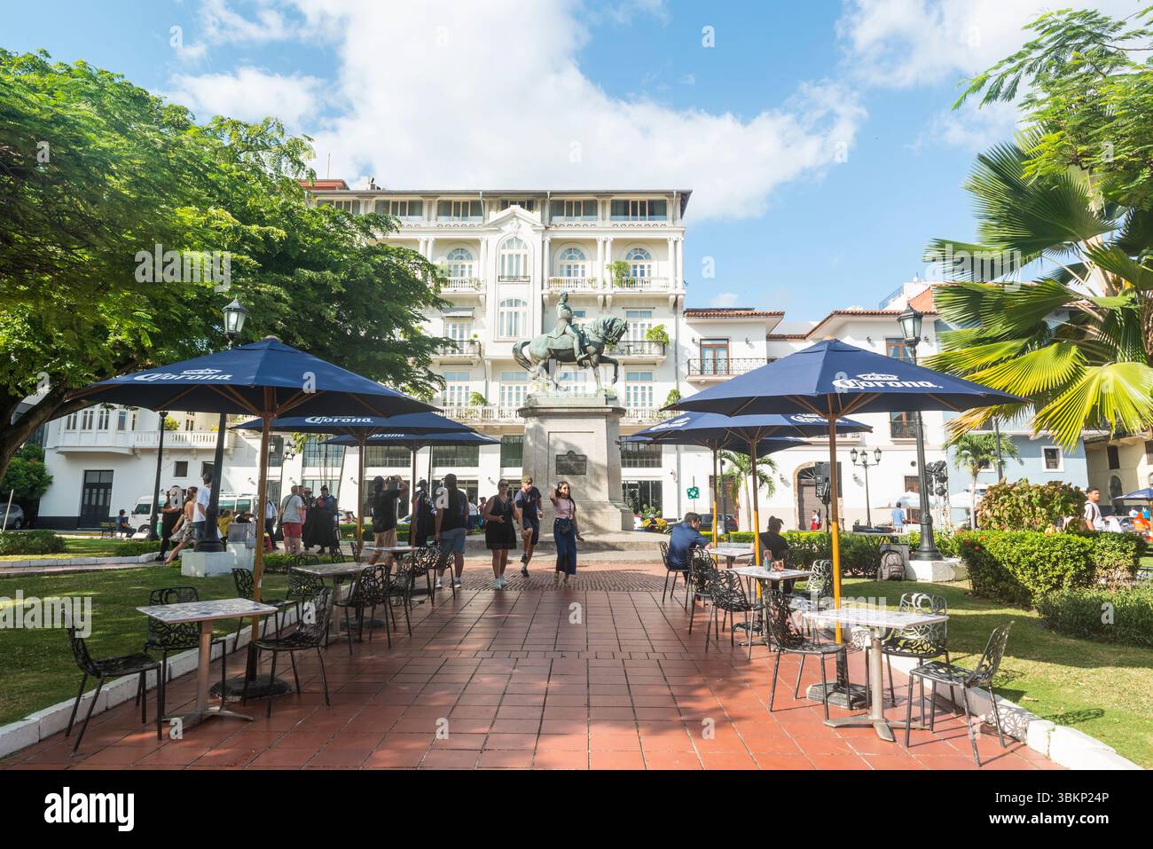 Plaza Herrera mit der Statue des Nationalhelden General Tomas Herrera in der Mitte. Casco Viejo, Panama-Stadt, Panama. Stockfoto