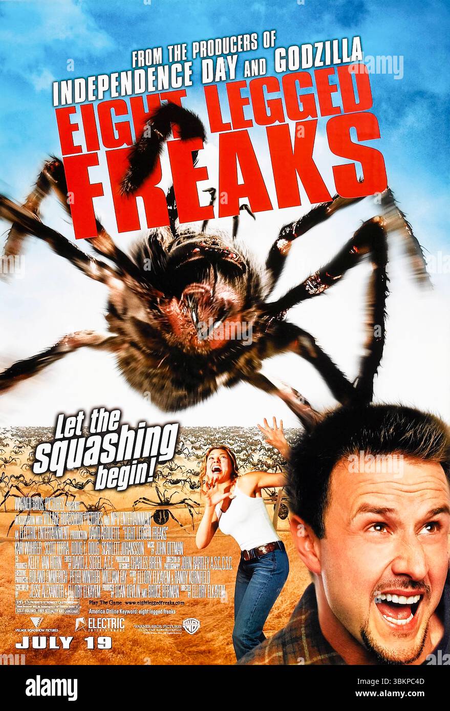Eight Legged Freaks (2002) von Ellory Elkayem mit David Arquette, Kari Wuhrer und Scott Terra. Giftige Spinnen, die giftigen Abfällen ausgesetzt sind, wachsen zu einer enormen Größe und terrorisieren eine kleine Stadt in Arizona, was die Bewohner dazu zwingt, sich zusammenzuschließen und um ihr Überleben zu kämpfen. Foto eines Original-Posters aus dem Jahr 2002 (USA), das NUR FÜR REDAKTIONELLE ZWECKE VERWENDET WIRD. Quelle: BFA / Warner Bros Stockfoto