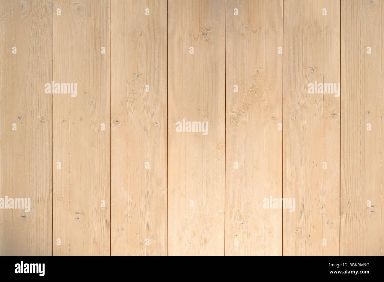 Vertikale helle Holzdielen schaffen einen flachen Hintergrund mit subtilen Details Stockfoto