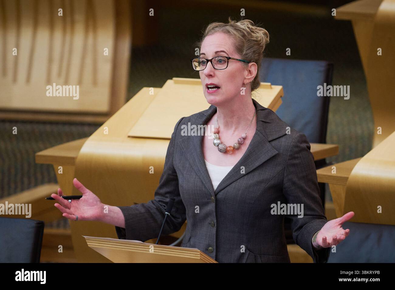 Edinburgh Schottland, Vereinigtes Königreich 18. Juni 2025. Scottish Green MSP Lorna Slater im schottischen Parlament. Credit sst/alamy Live News Stockfoto
